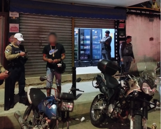 Fiscalização fecha mais de 10 distribuidoras irregulares e apreende moto com licenciamento vencido há mais de 20 anos