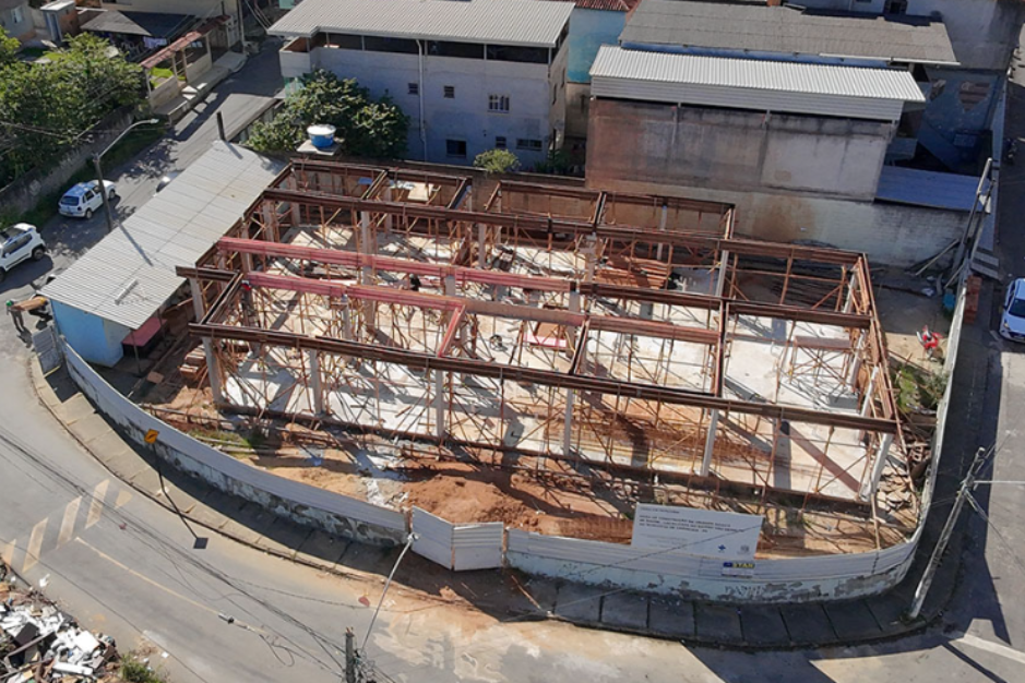 Obras na UBS de São Geraldo avançam e equipamento recebe a última laje