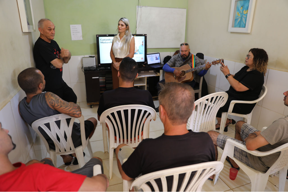 Projeto usa música como ferramenta de transformação para homens que buscam recomeço
