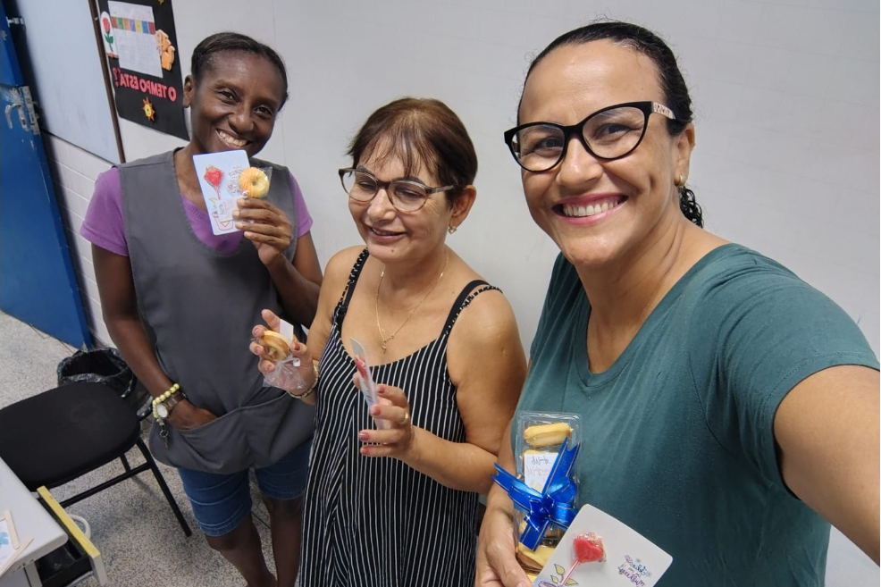 Dia da Mulher: CMEI Tarcílio Montanari prepara mural para receber mães e professoras