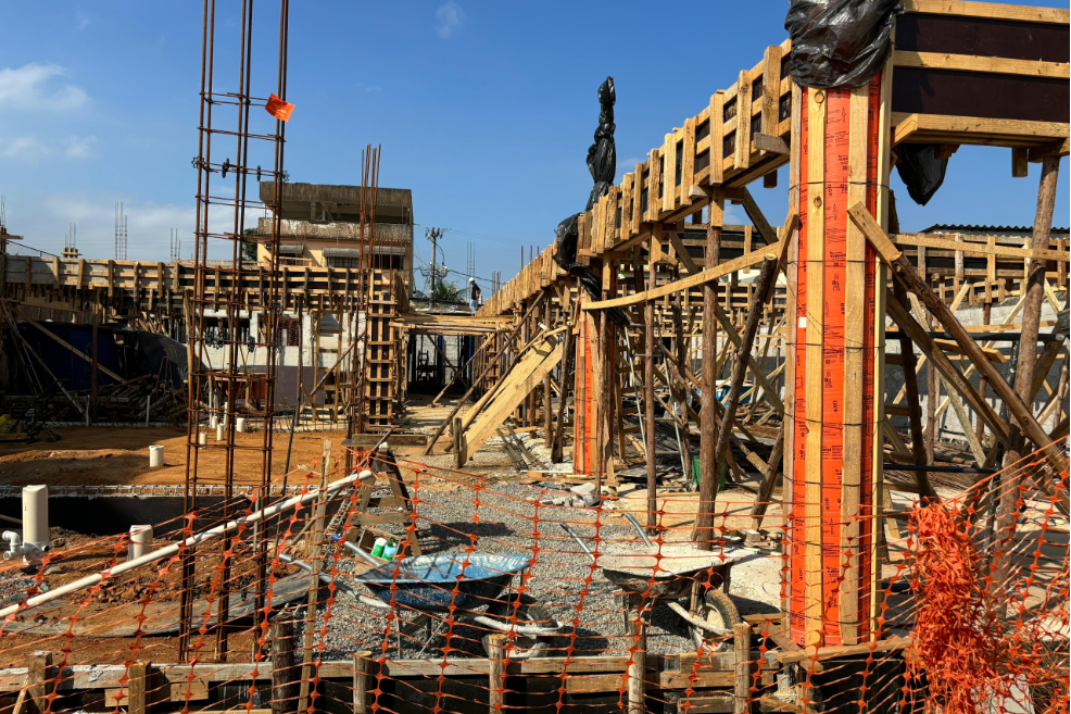 Obras de reconstrução da escola Nilton Gomes seguem em ritmo acelerado