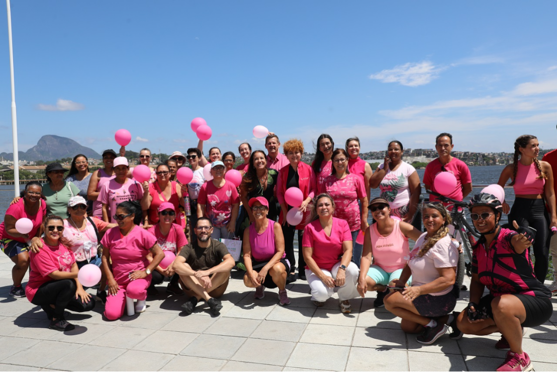 Caminhada Outubro Rosa leva mensagem de conscientização sobre o câncer de mama