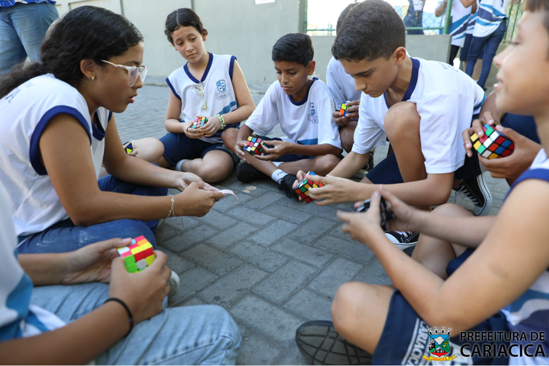 De xadrez a mola maluca: escola promove recreios sem celular e resgata brincadeiras tradicionais 
