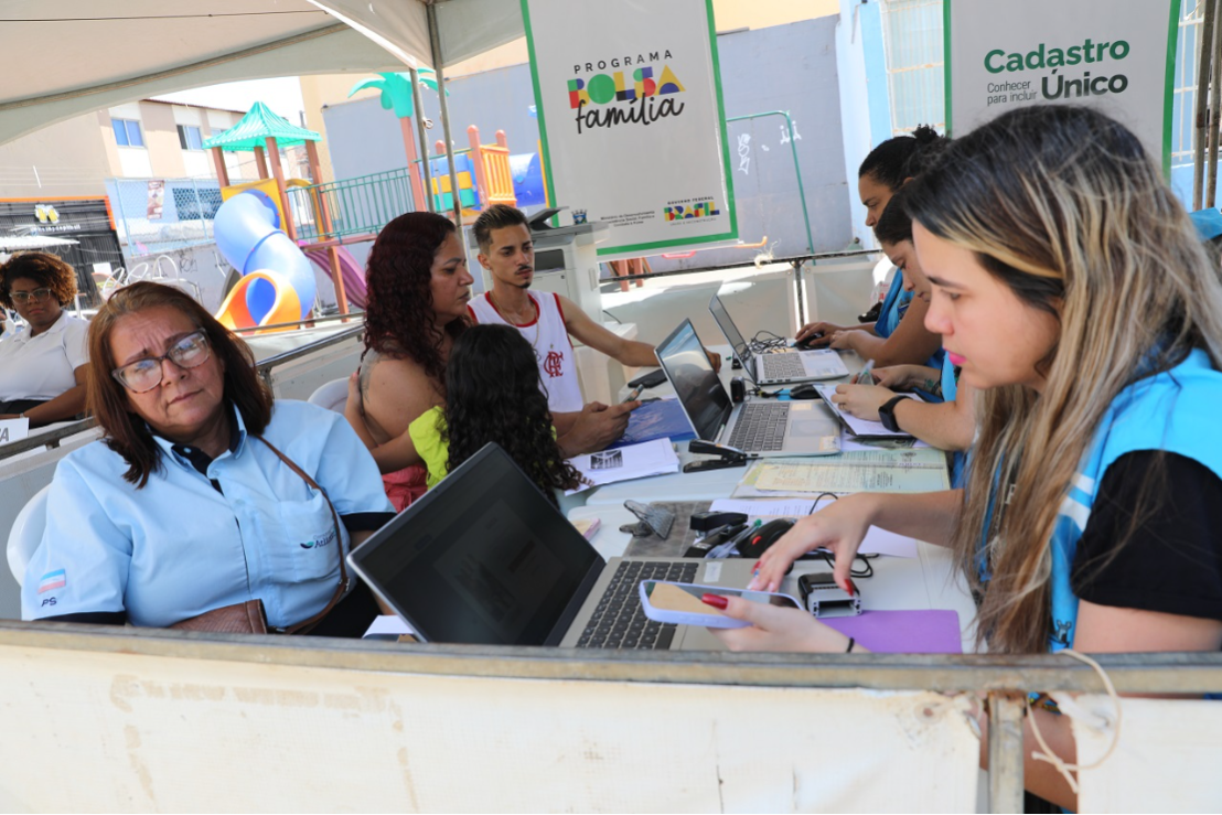 Moradores de Bela Aurora aprovam ação de cidadania com diversos serviços