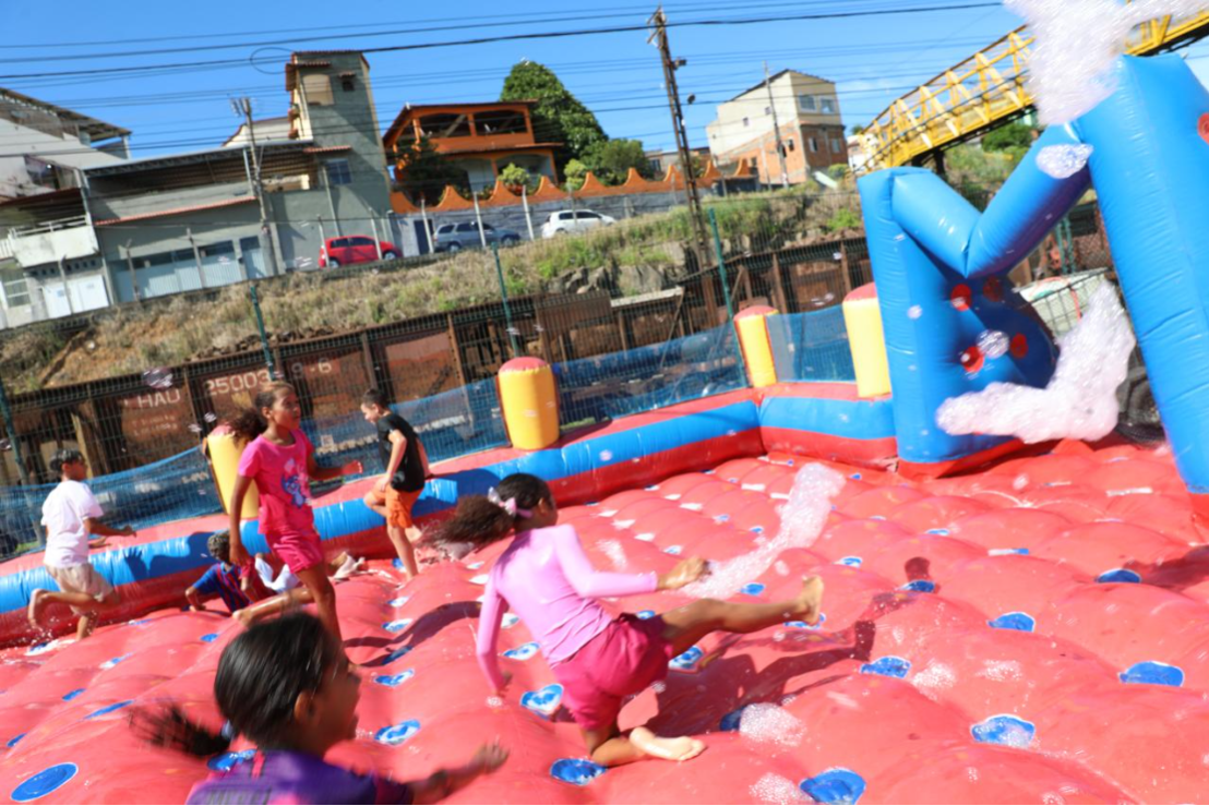 Último dia do Cariacica Verão 2025 tem brinquedos, aula de ritmos e Festival de Chorinho de graça na Nova Orla