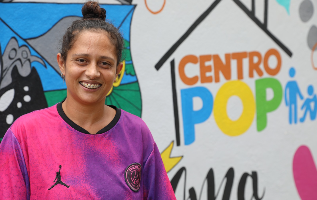 Atendida no Centro Pop vive em situação de rua e sonha em ser atriz