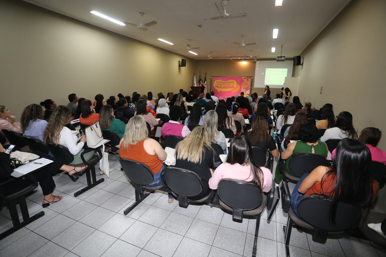 Conferência Municipal de Políticas para Mulheres reúne vozes femininas por mais direitos em Cariacica