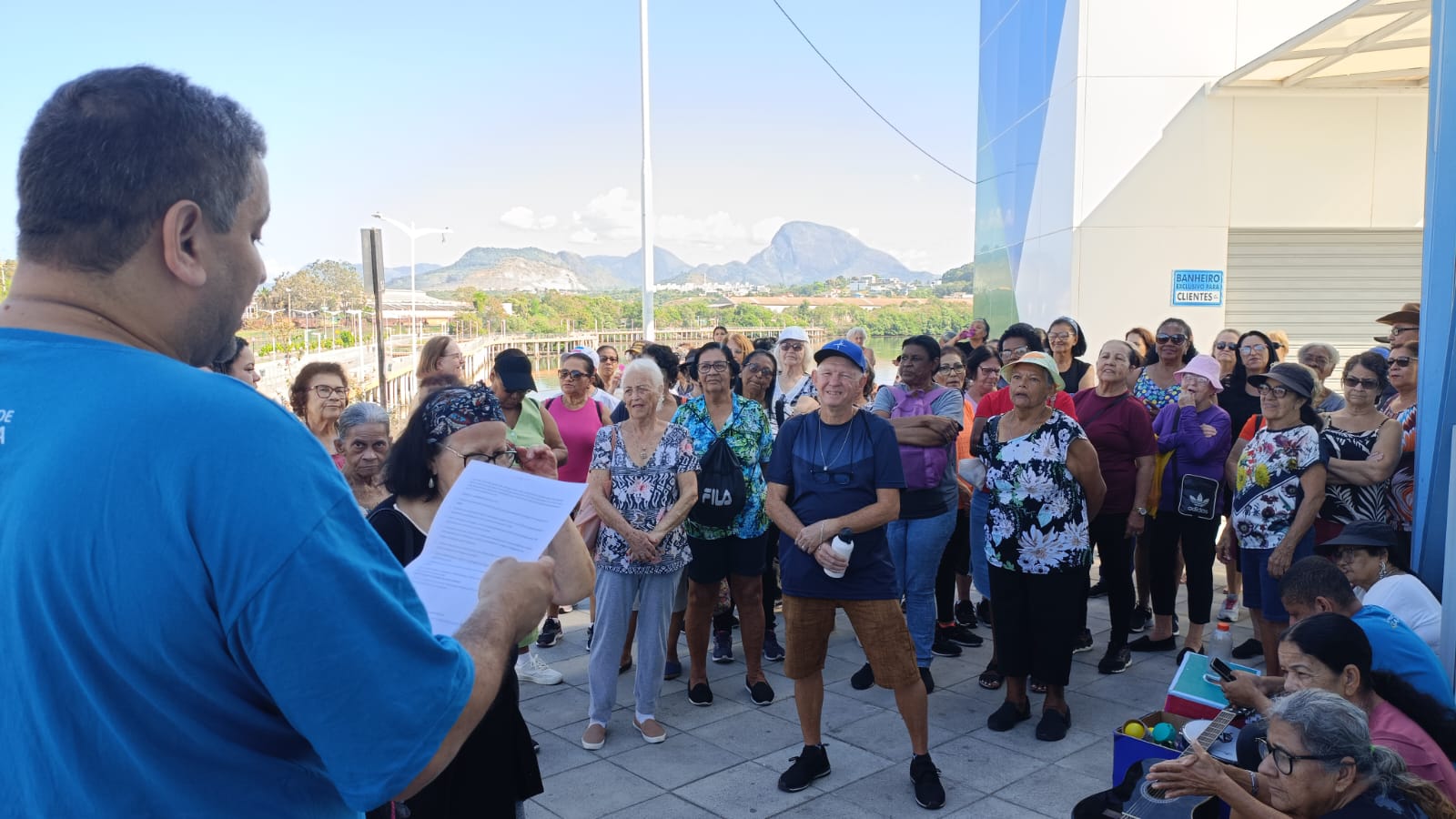 Visita à Orla de Cariacica promove fortalecimento de vínculos entre idosos atendidos pelo Serviço de Convivência
