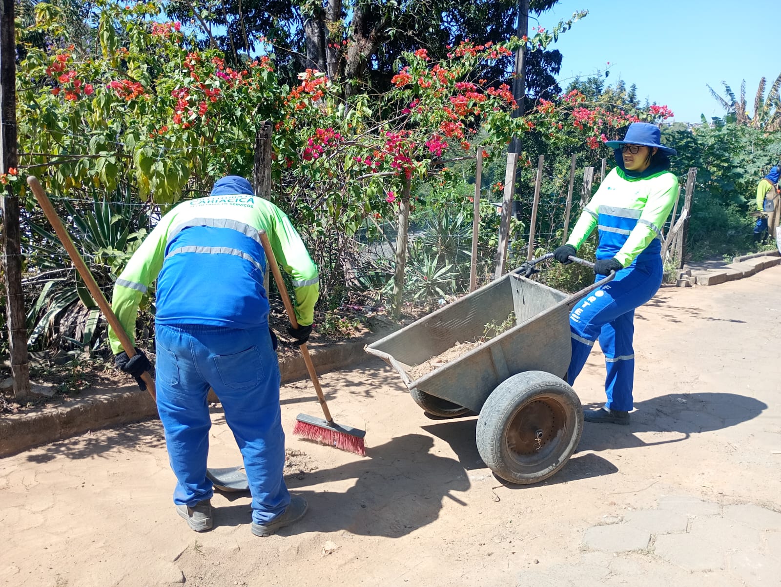 Bairros de Cariacica recebem serviços de limpeza e infraestrutura nesta sexta-feira (8)