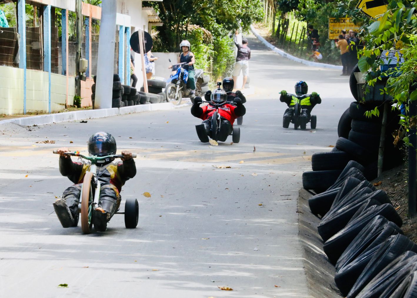 Fim de semana esportivo agita Cariacica com competições de rolimã e tênis de mesa