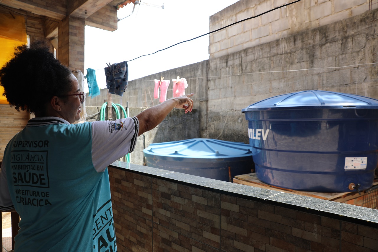 Ações educativas, visitas domiciliares e fumacê reforçam combate ao Aedes aegypti no município