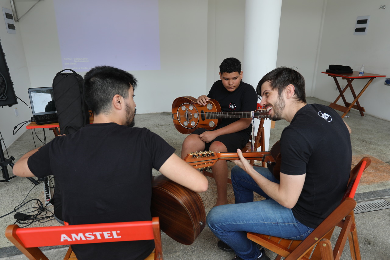 Fest Viola movimenta o Mercado Municipal com oficinas de viola caipira e muita música 