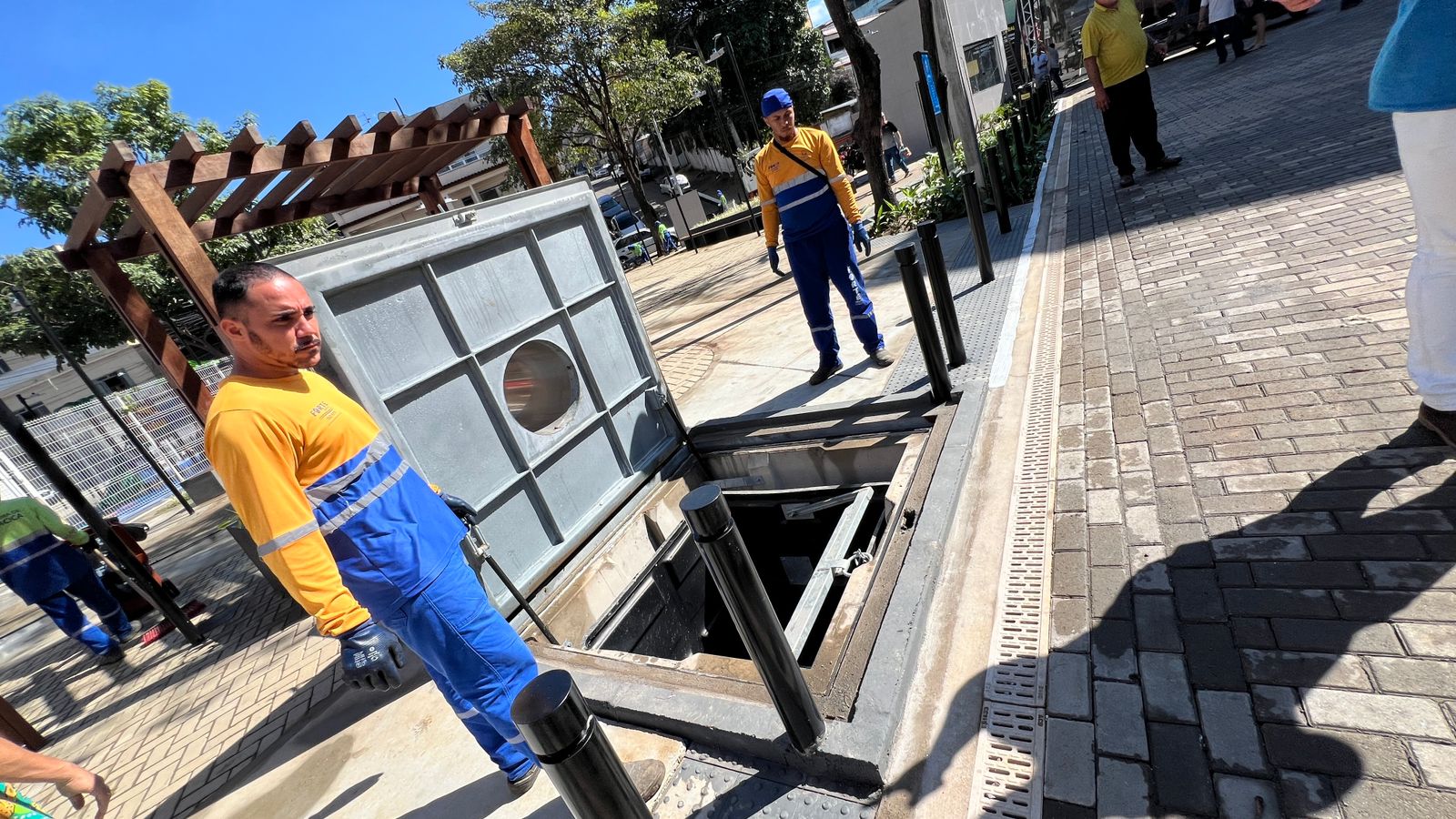 Polo gastronômico sustentável: Vila Palestina conta com lixeiras subterrâneas e eco vidros 