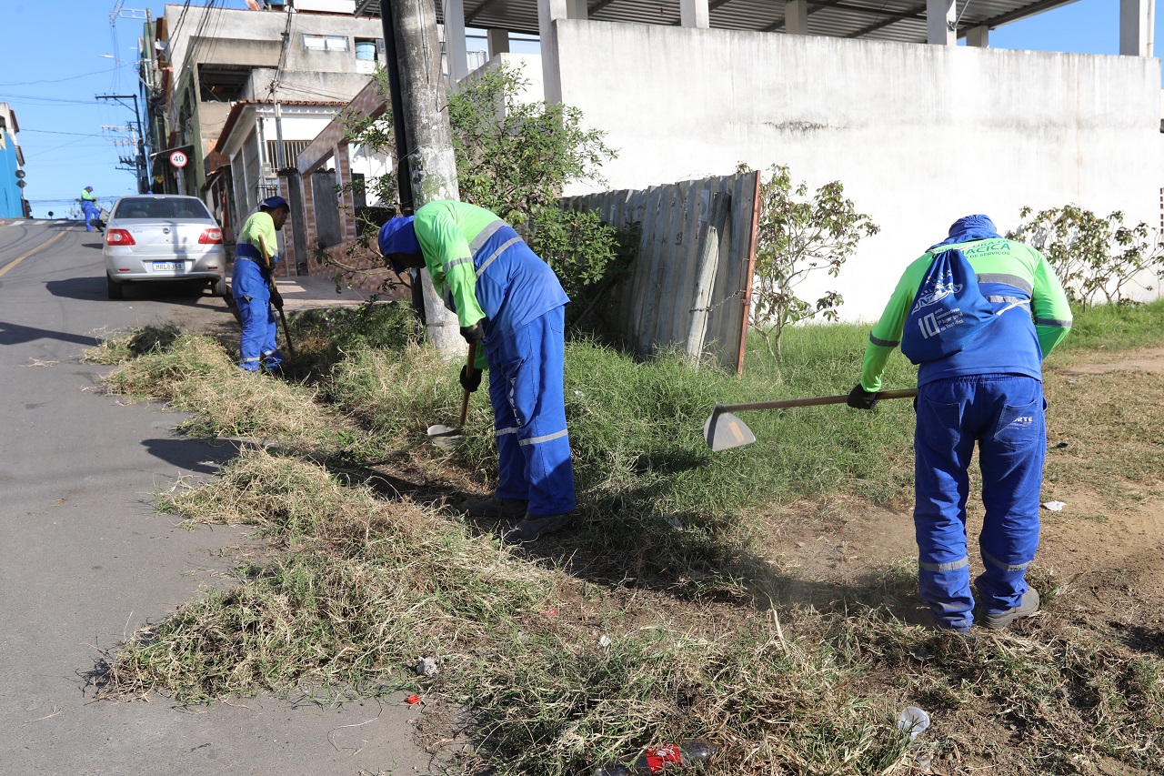 Vila Capixaba e Boa Sorte recebem serviços de capina e varrição nesta quarta-feira (2)