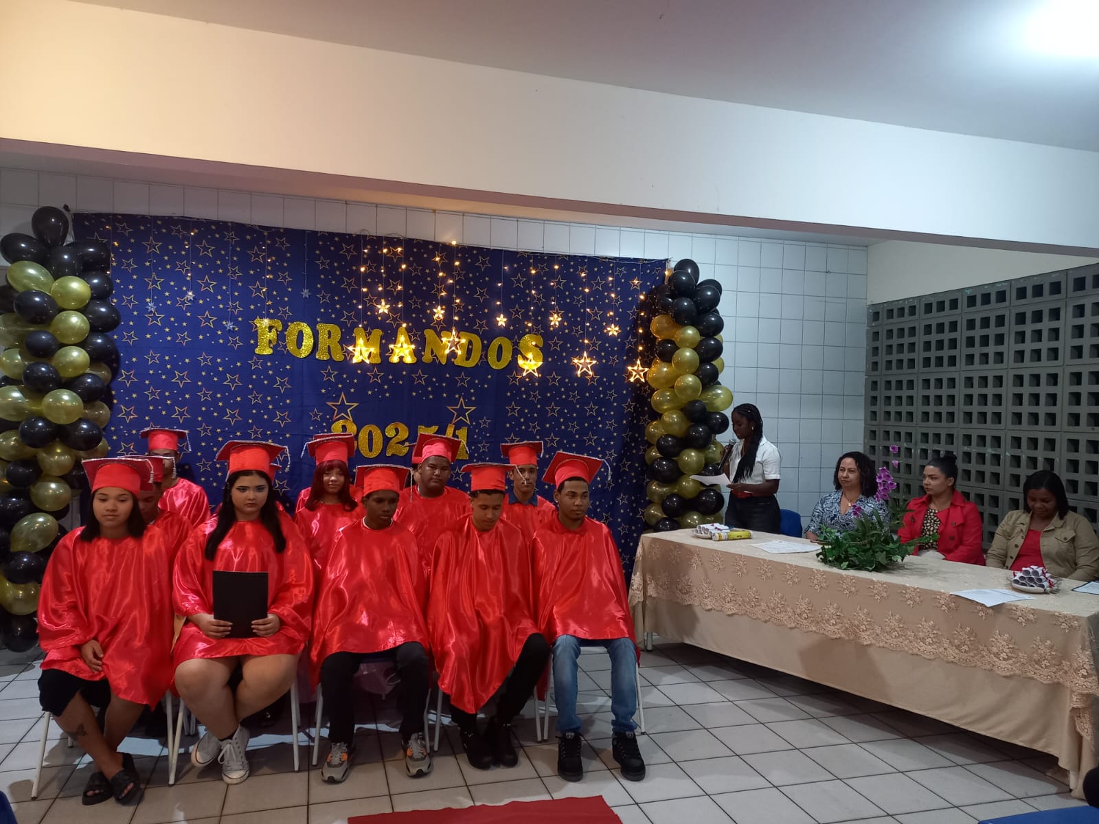 Alunos concluem ensino fundamental por meio da Educação de Jovens e Adultos (EJA) de Cariacica