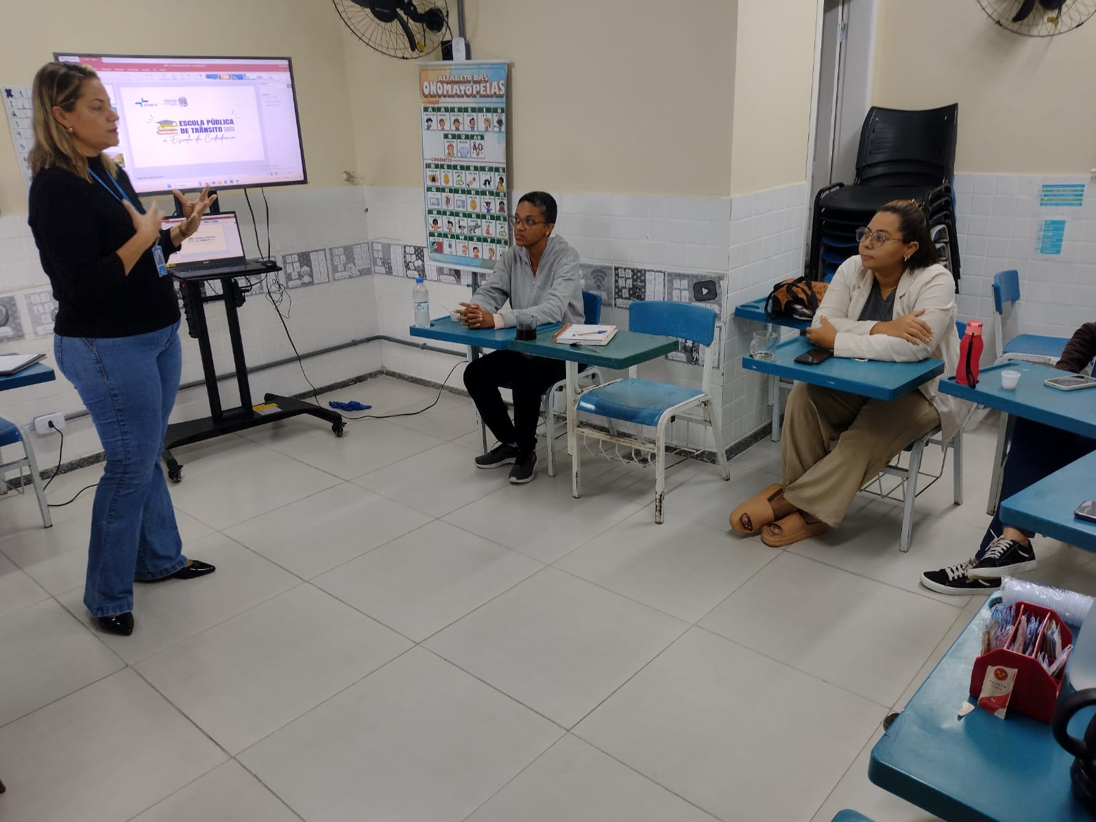 Agente de trânsito mirim: equipes realizam ação em escola do município