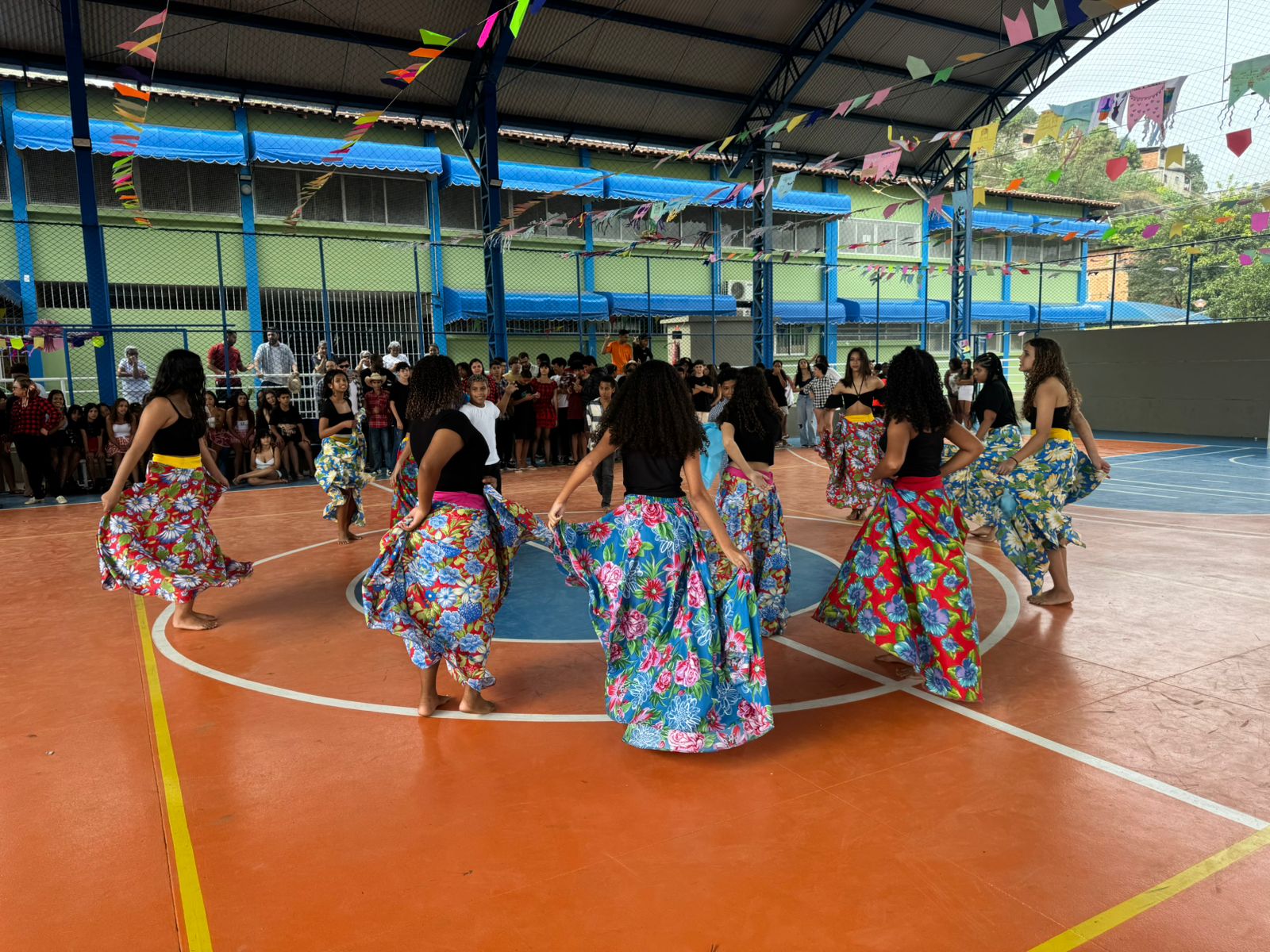 Dança, alegria e cultura: alunos da escola Manoel Paschoal brilham em Festa Cultural