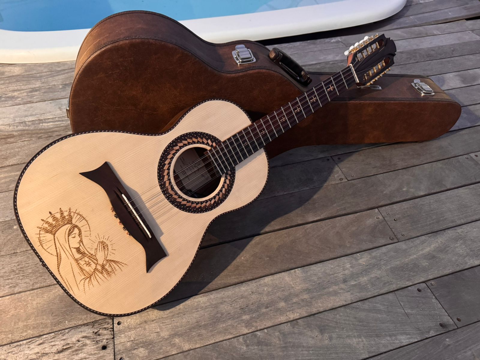 De Cariacica para o mundo: luthier cariaciquense exporta violas para o exterior