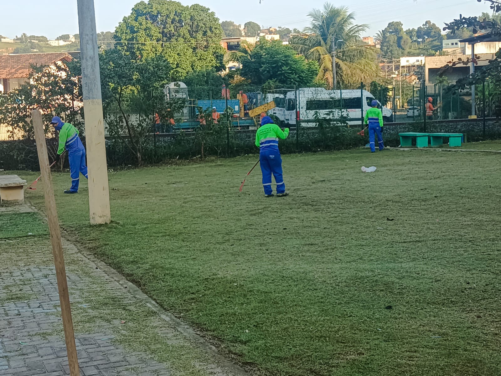 Limpeza segue sendo reforçada em diversos bairros