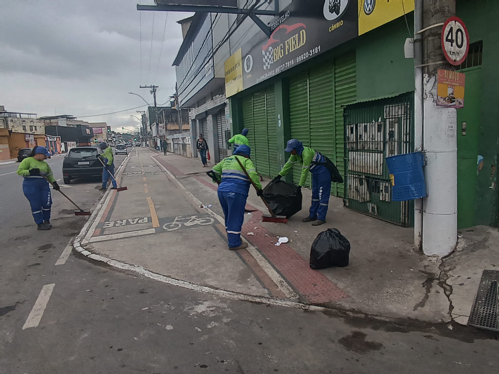 Secretaria de Serviços intensifica limpeza em bairros de Cariacica neste domingo (27)