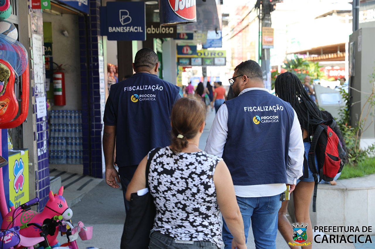 Procon de Cariacica promove ação educativa pelos 35 anos do Código de Defesa do Consumidor
