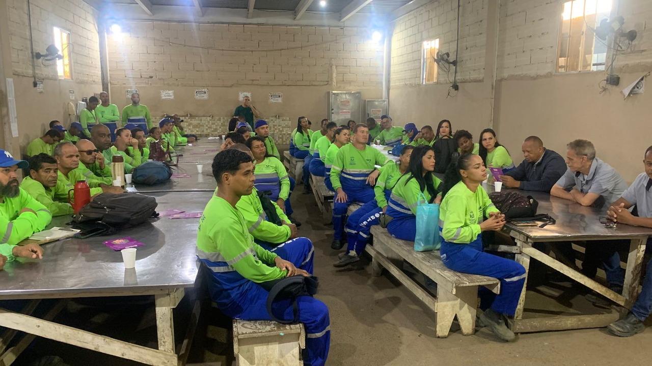 Combate à violência contra a mulher é tema de palestra para funcionários da Secretaria de Serviços 