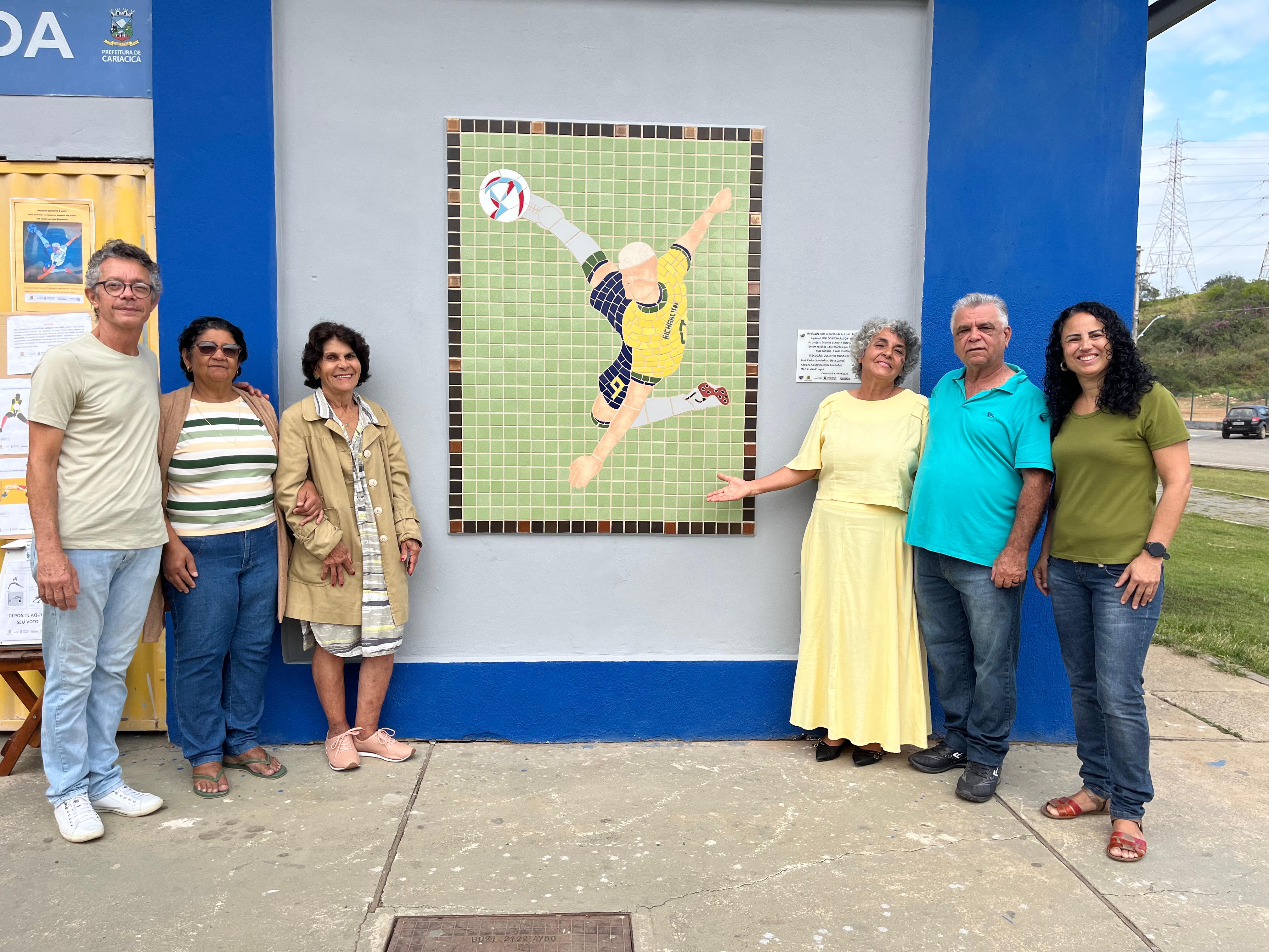 Mosaico com gol de bicicleta do atacante Richarlison é exposto na Estação Cidadania-Esporte