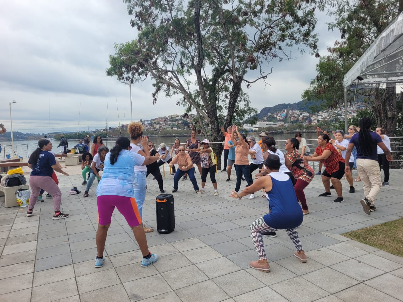 Idosos do CRAS de Rio Marinho visitam pela primeira vez a Orla de Cariacica