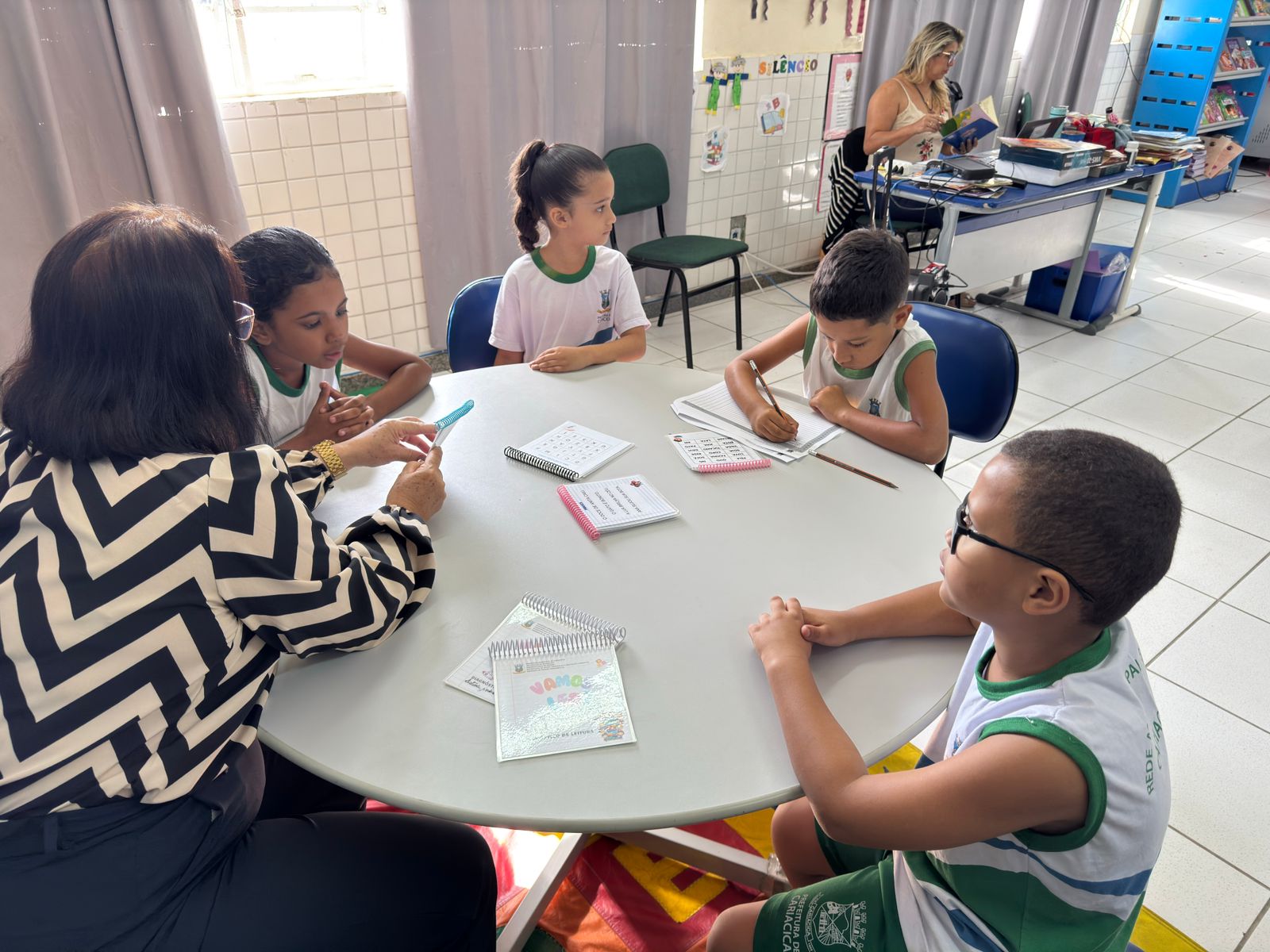 Dia Nacional da Alfabetização: Cariacica celebra avanços com projetos inovadores na rede municipal