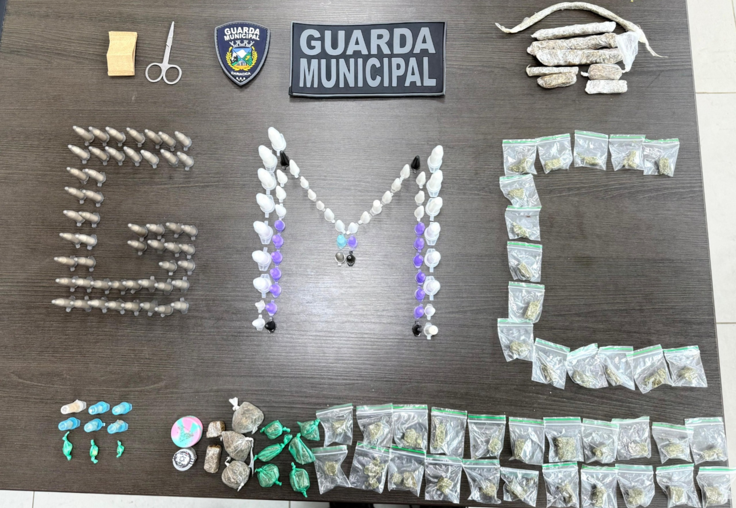 Guarda Municipal apreende pinos de cocaína, crack e buchas de maconha durante patrulhamento em São Benedito