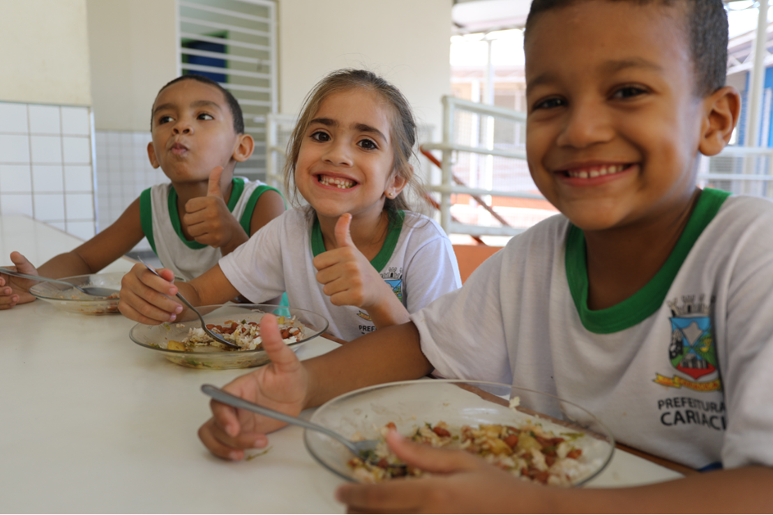 Comida fresquinha, nutritiva e sem desperdício: escolas adotam novo modelo de gestão da merenda