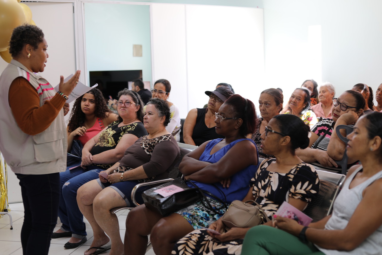 Agosto Lilás: Unidade Básica de Saúde de Mucuri recebe palestra de combate à violência contra mulher