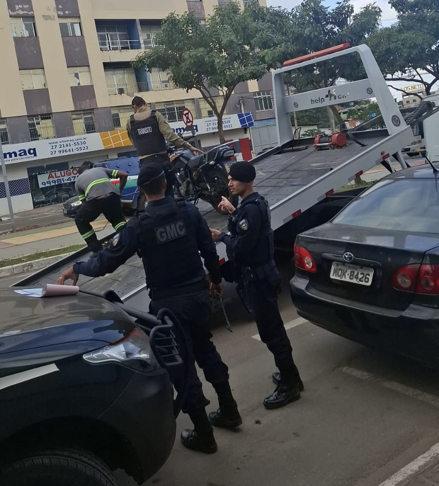 Guarda Municipal recupera moto com restrição de furto e roubo na Expedito Garcia