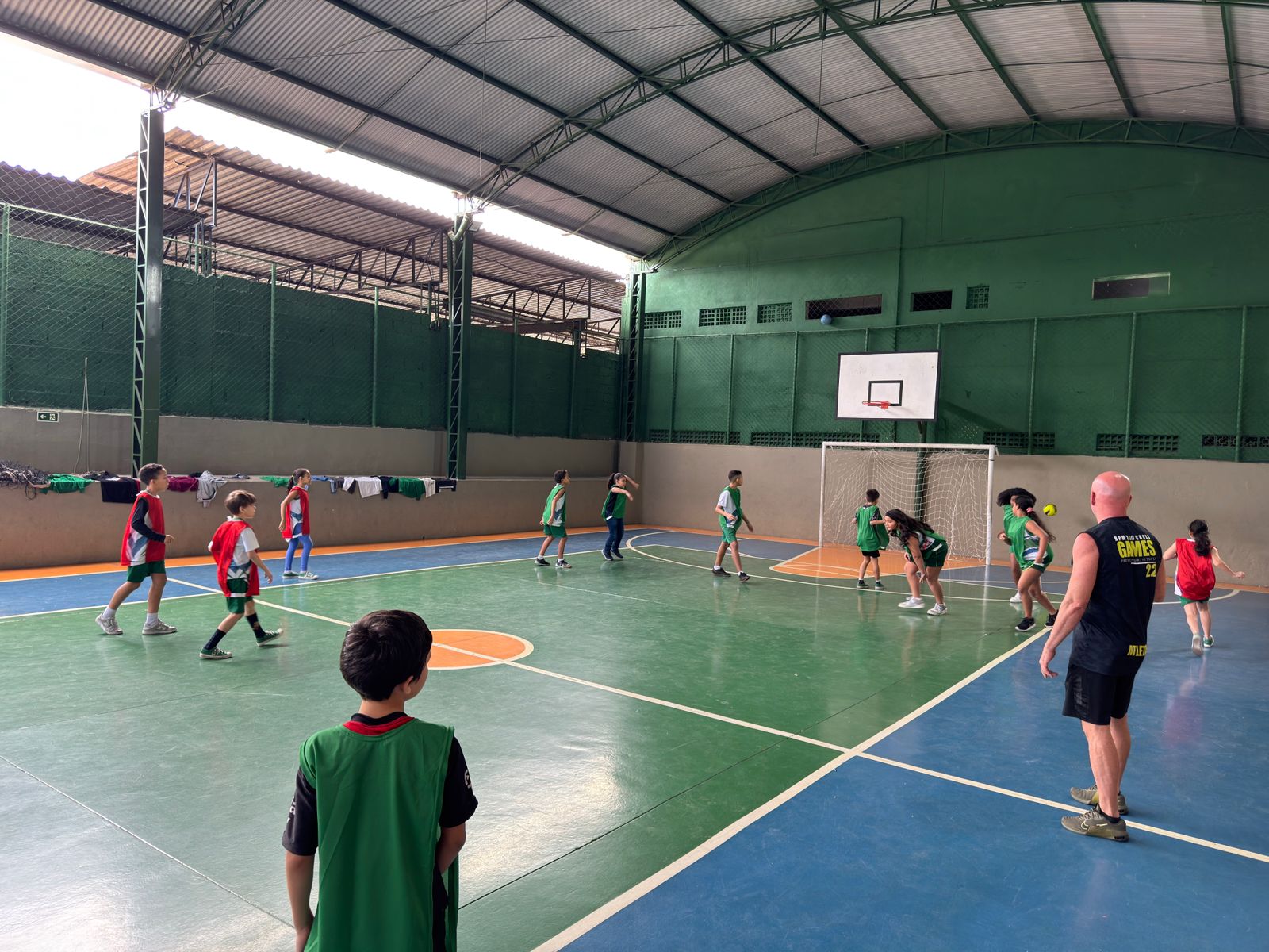 Dia do Estudante: campeonato de queimada gera diversão e aprendizado entre os alunos