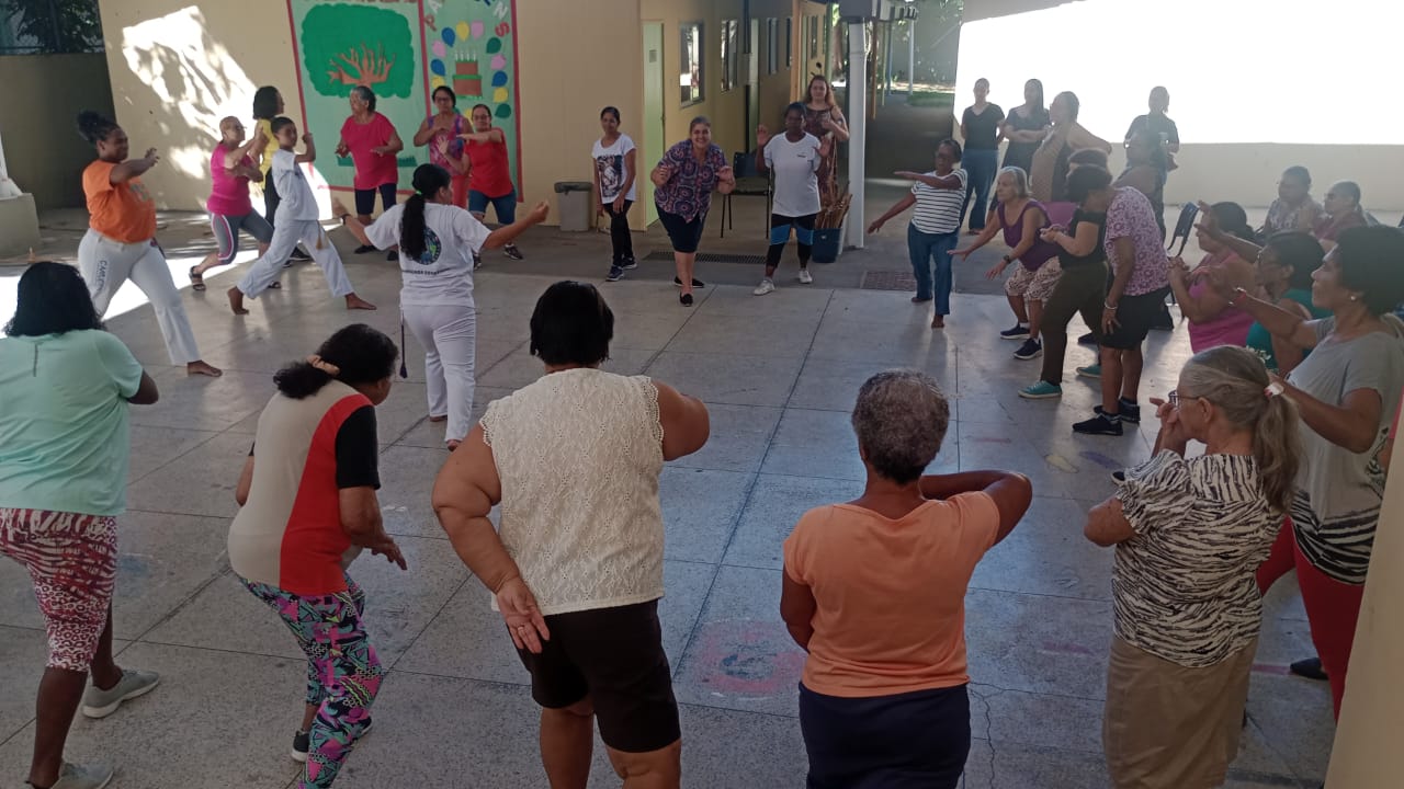 Cultura e convivência: idosos de Vila Graúna participam de oficina de capoeira no CRAS de Porto de Santana