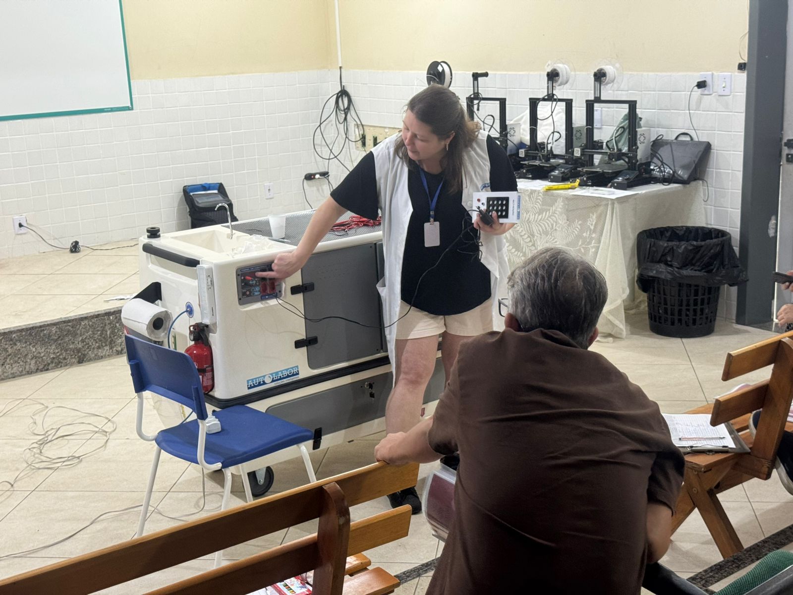 Professores participam de capacitação para uso do Laboratório Didático Móvel