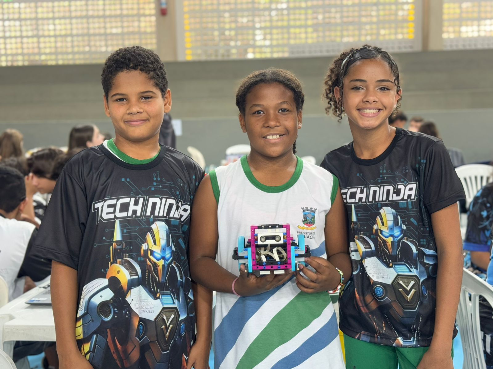 Equipes das escolas municipais de Cariacica participam de Olimpíada de Robótica