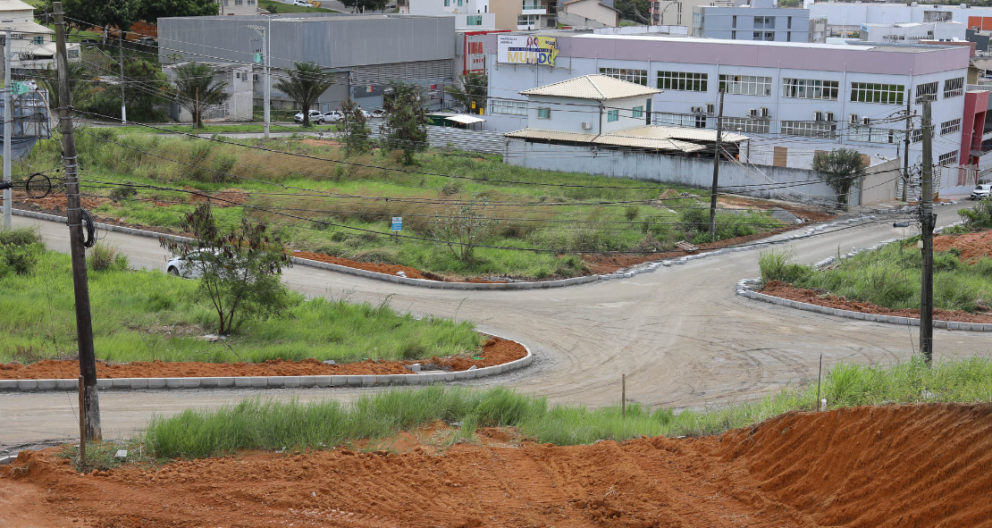 Ruas de Alto Dona Augusta recebem drenagem e pavimentação
