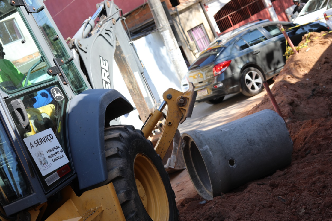 Bairros Expedito e Campina Grande recebem manutenção nas redes de drenagem 