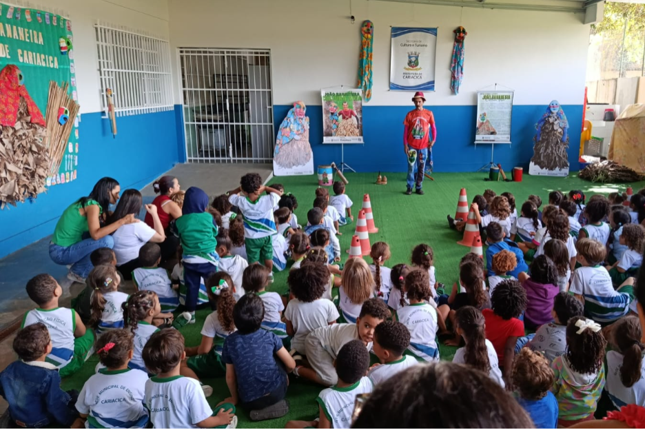 Alunos de Nova Brasília têm aula sobre cultura de Cariacica com João Bananeira