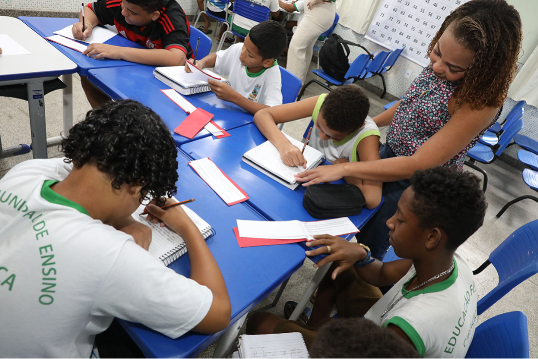 Educação convoca classificados em processos seletivos para análise de documentação