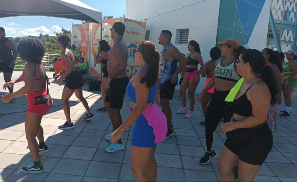 Mês da Mulher: último aulão de dança agitou Nova Orla neste domingo (30)