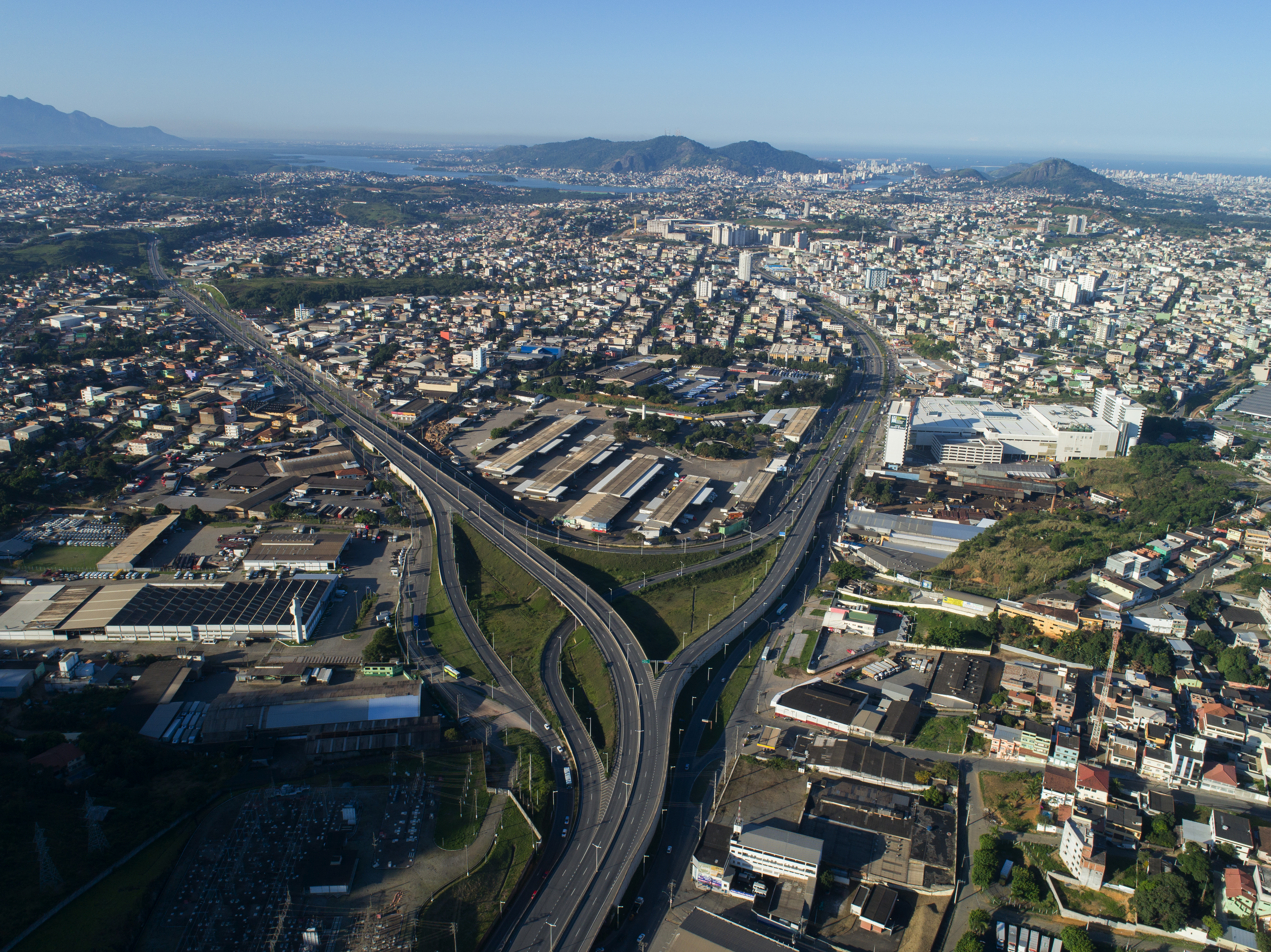 Cariacica e Governo do ES inauguram obras em diversos bairros
