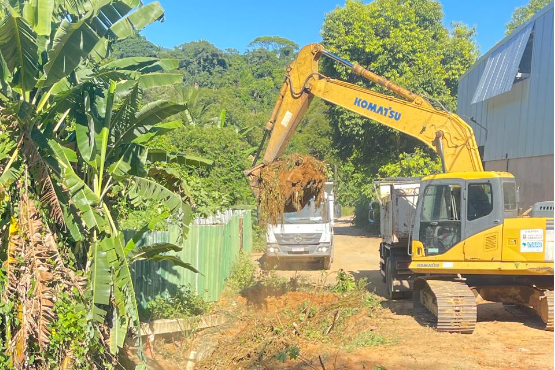 Secretaria de Serviços faz limpeza preventiva de canais em três bairros de Cariacica