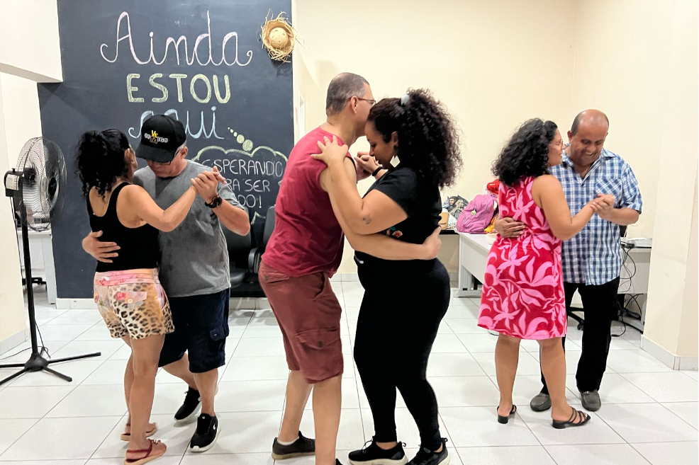 Forró pé de serra reúne apaixonados pelo ritmo na Biblioteca Municipal