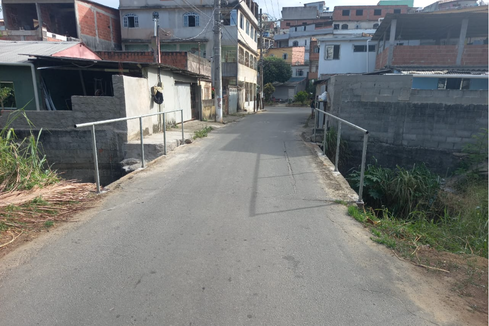 Instalação de guarda-corpo oferece mais segurança para moradores de São Geraldo 