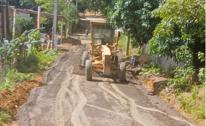 Estradas recebem serviços de patrolamento para aplicação de revsol na zona rural de Cariacica