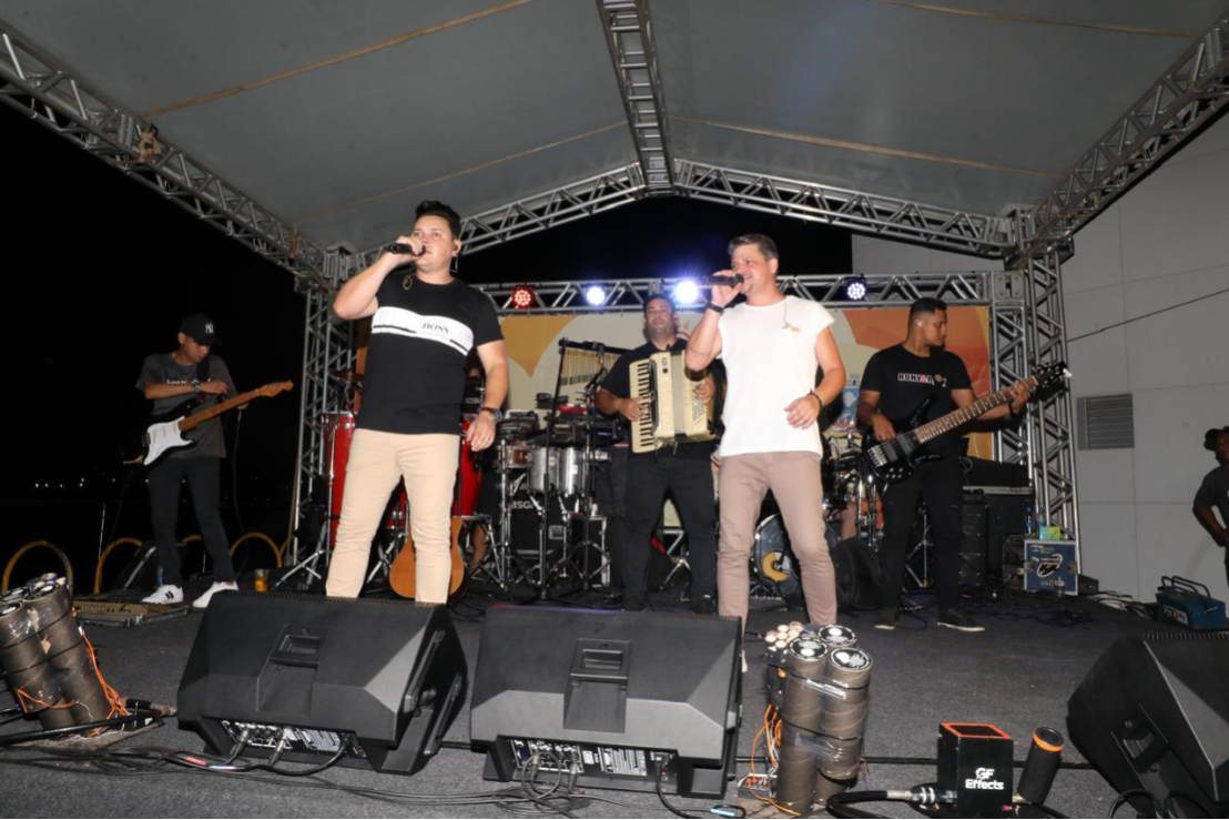 Cariacica Verão 2025: Sertanejo e forró agitam o público na Nova Orla