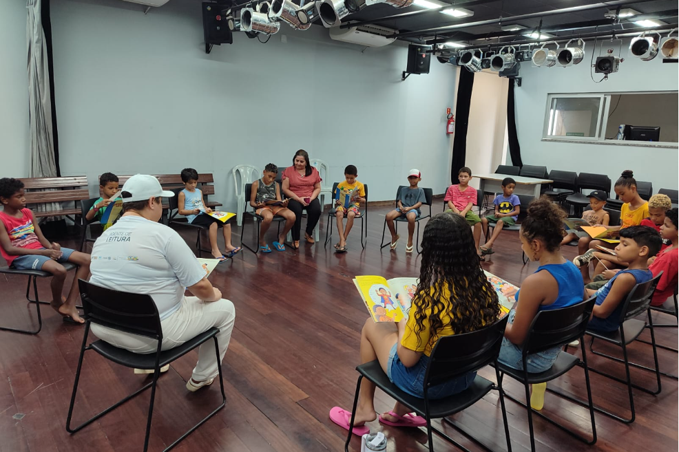 Férias com Leitura: encerramento terá encontro literário com escritora nesta sexta (31)