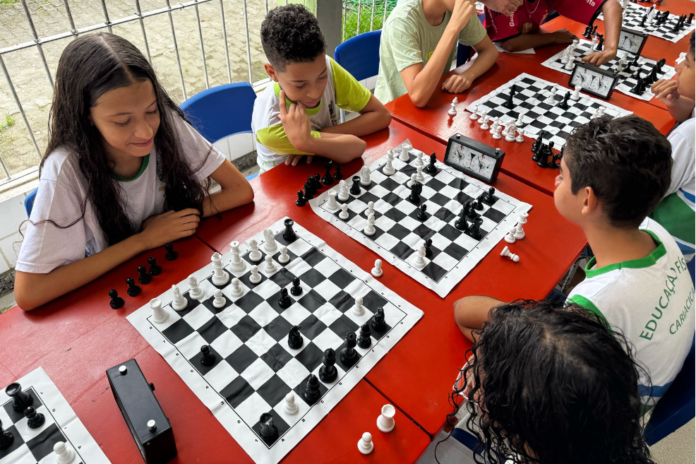 Alunos aprendem história medieval por meio do jogo de xadrez